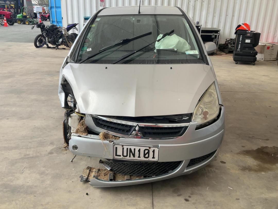 Photo '3' of Mitsubishi Colt Photo '3' of Mitsubishi Colt