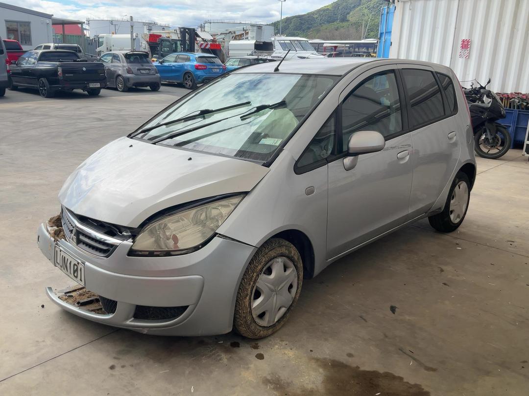 Photo '4' of Mitsubishi Colt Photo '4' of Mitsubishi Colt