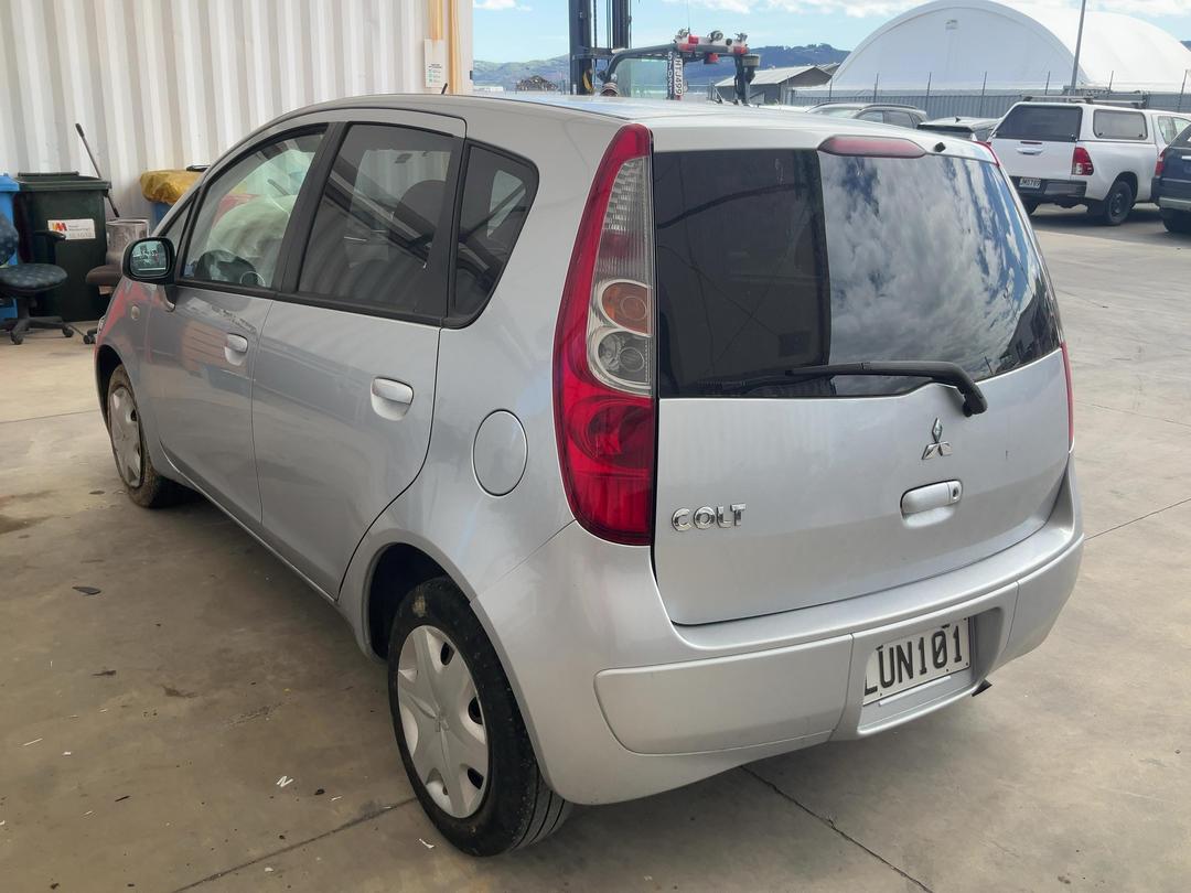 Photo '6' of Mitsubishi Colt Photo '6' of Mitsubishi Colt