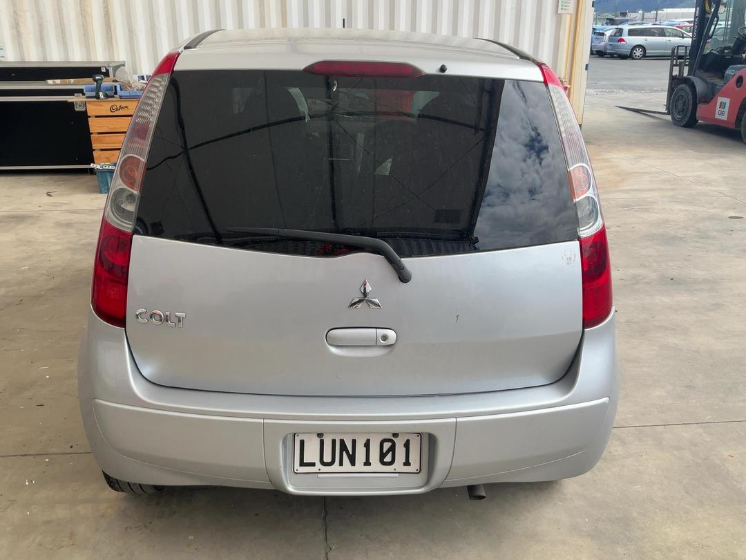 Photo '7' of Mitsubishi Colt Photo '7' of Mitsubishi Colt