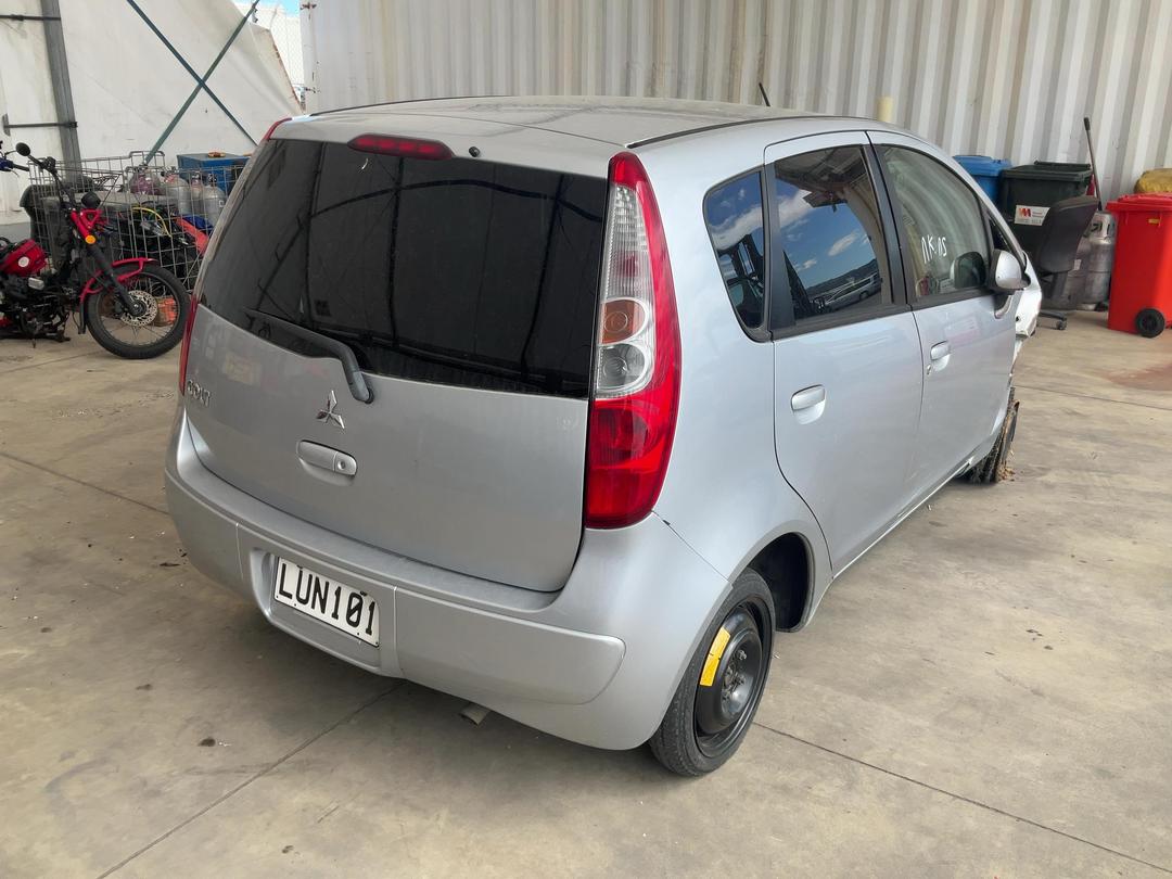 Photo '8' of Mitsubishi Colt Photo '8' of Mitsubishi Colt