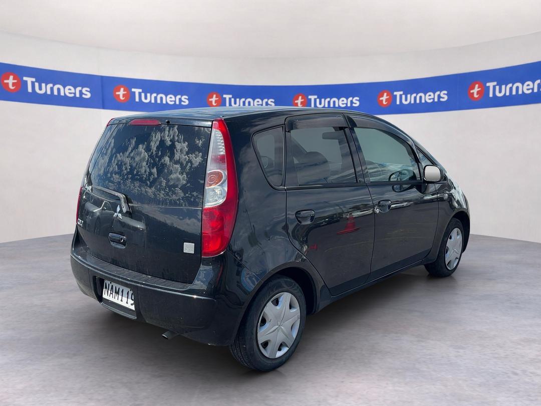 Photo '6' of Mitsubishi Colt Photo '6' of Mitsubishi Colt