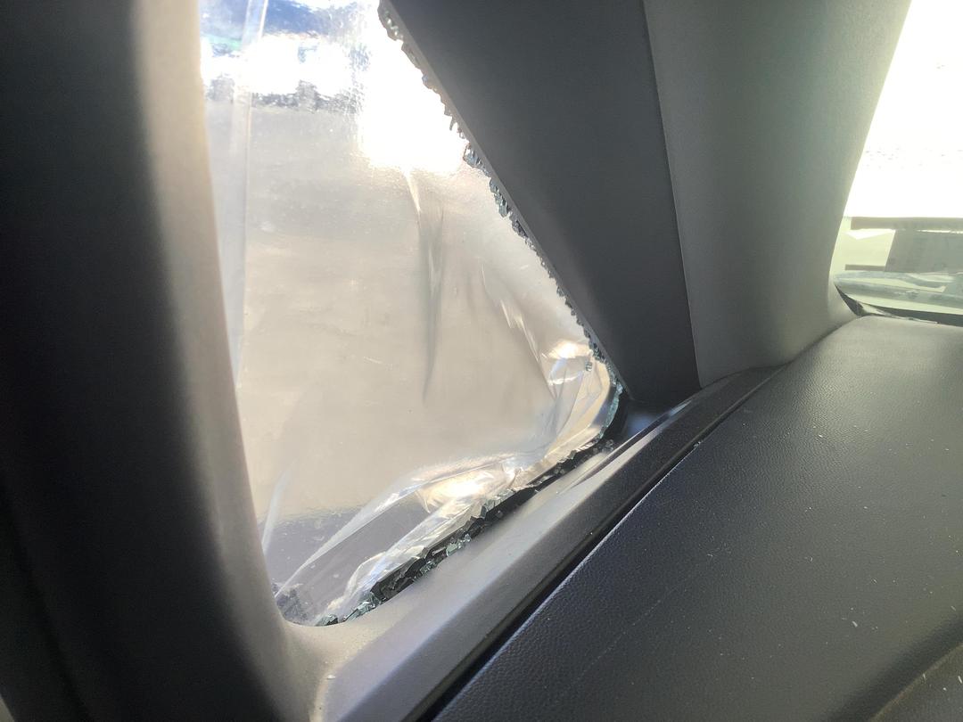 Photo '4' of Mitsubishi Colt Plus LS