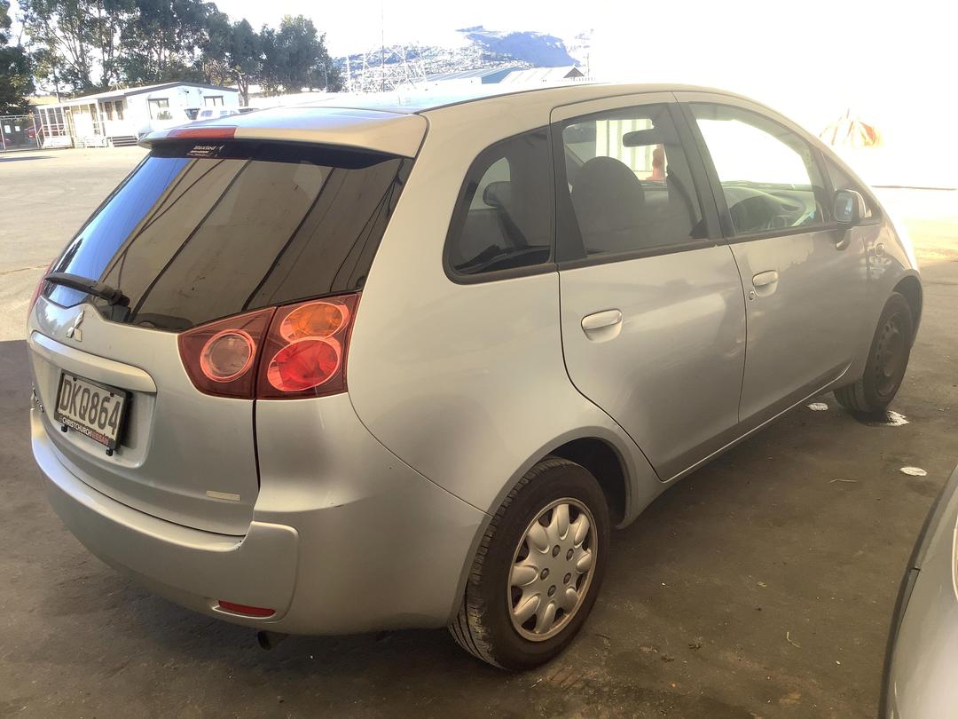 Photo '6' of Mitsubishi Colt Plus LS