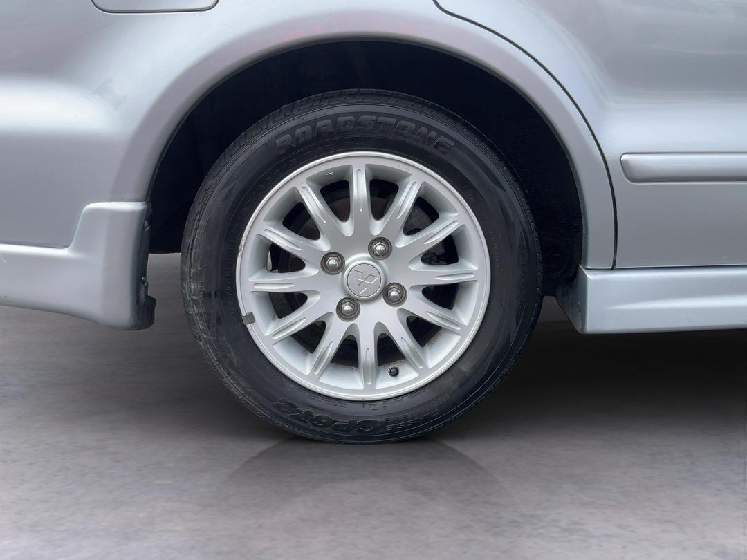 Photo '12' of Mitsubishi Galant