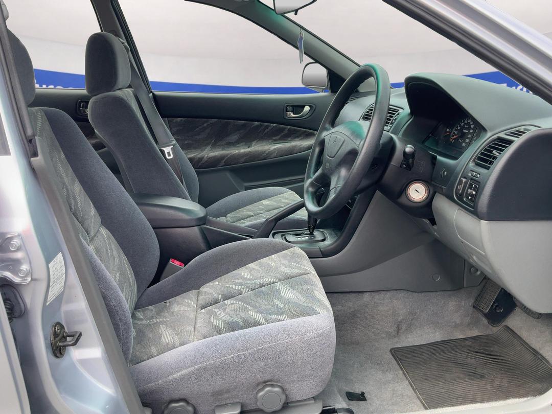 Photo '16' of Mitsubishi Galant