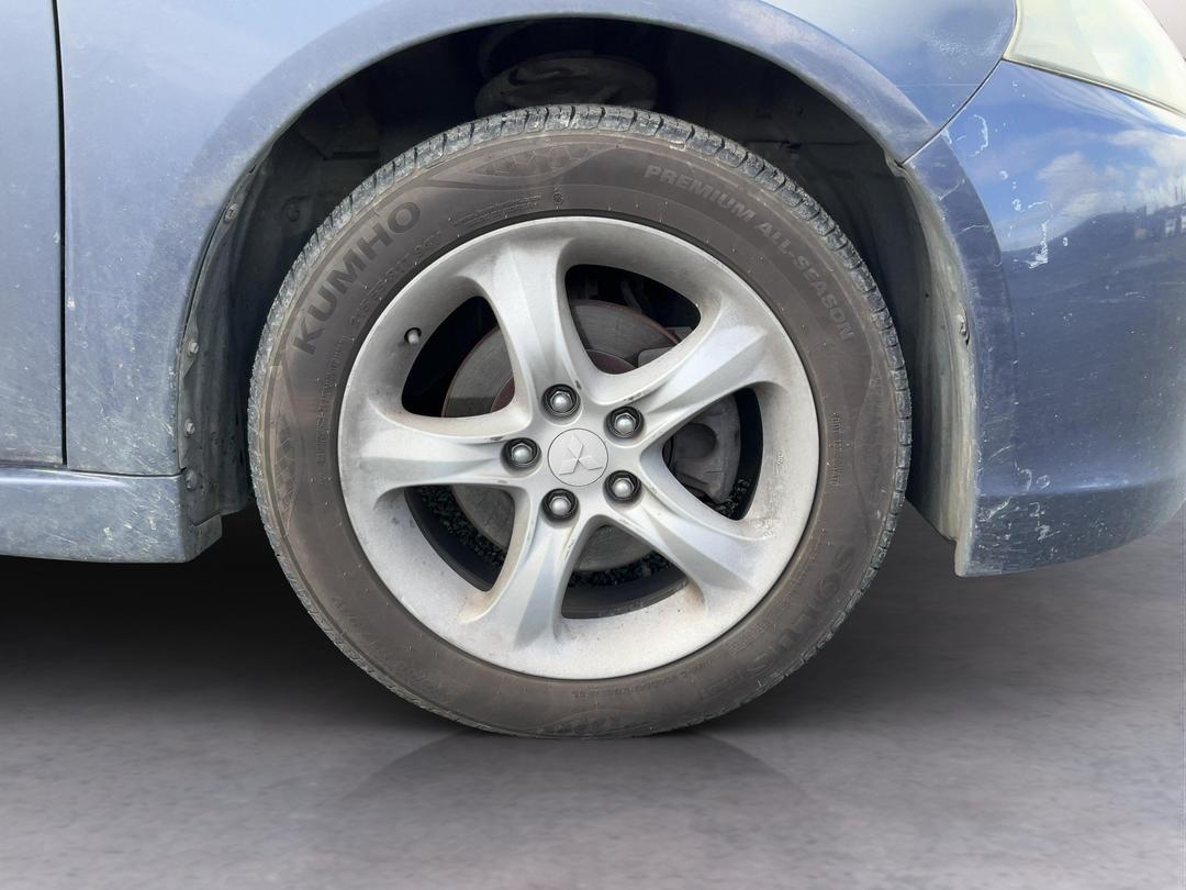 Photo '7' of Mitsubishi Grandis