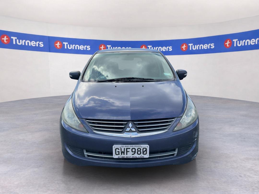 Photo '2' of Mitsubishi Grandis