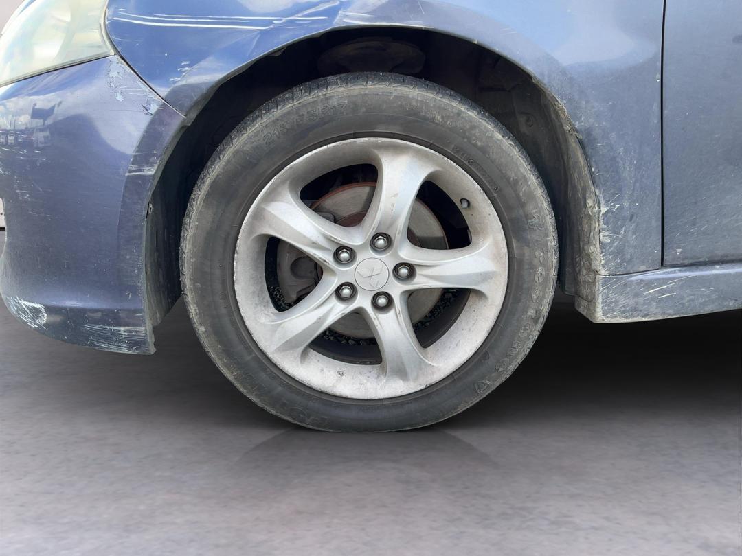 Photo '8' of Mitsubishi Grandis