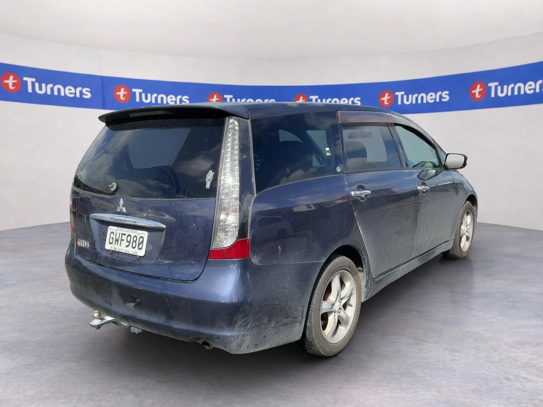 Photo '6' of Mitsubishi Grandis