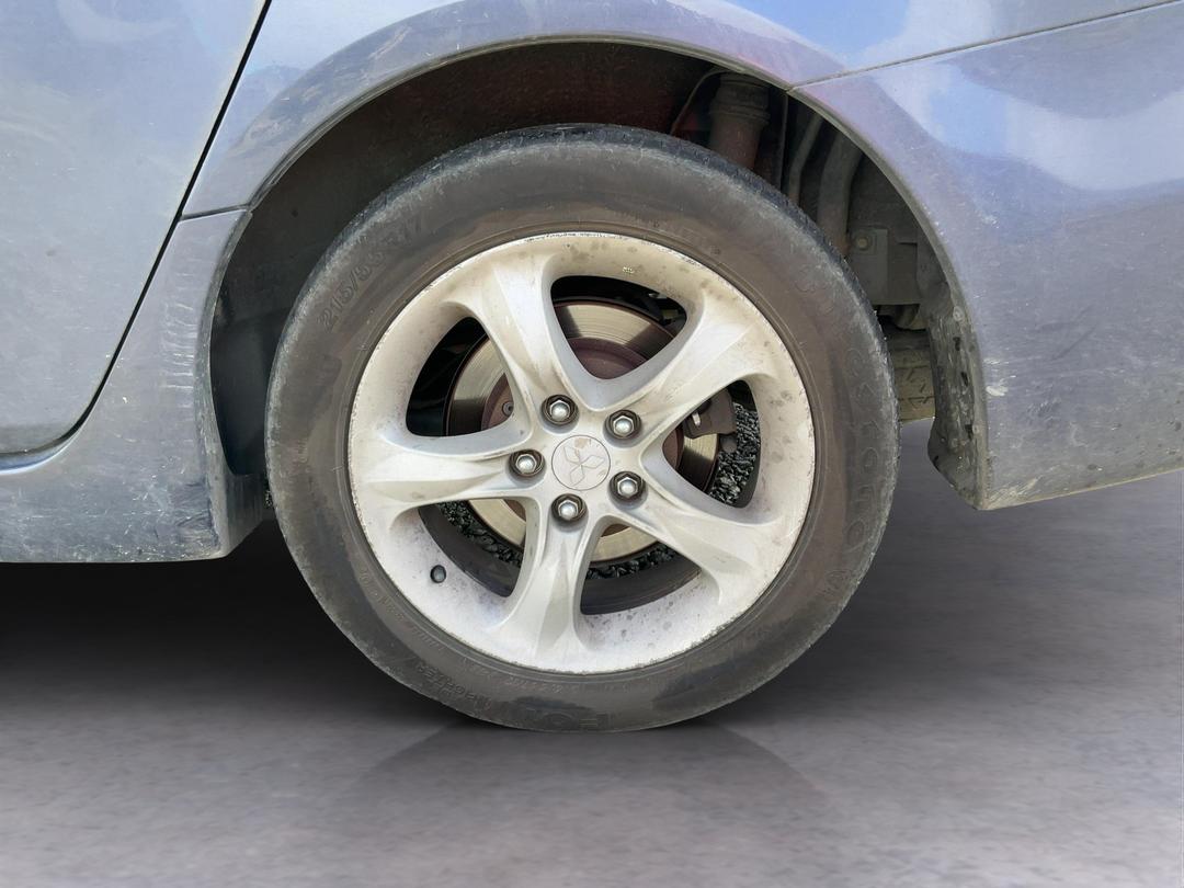 Photo '9' of Mitsubishi Grandis