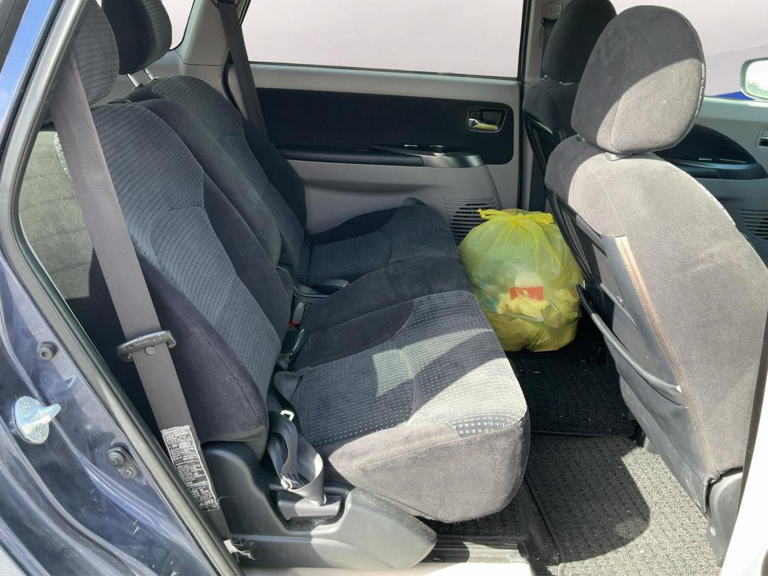 Photo '18' of Mitsubishi Grandis