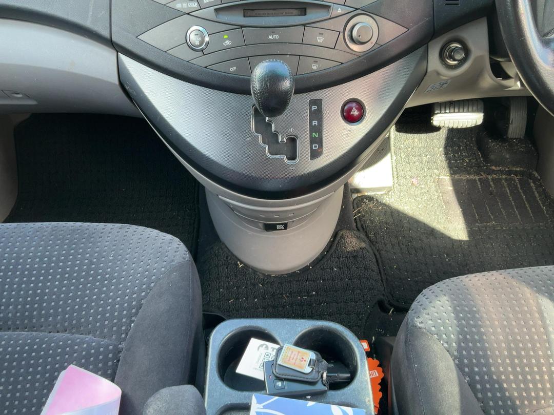 Photo '16' of Mitsubishi Grandis
