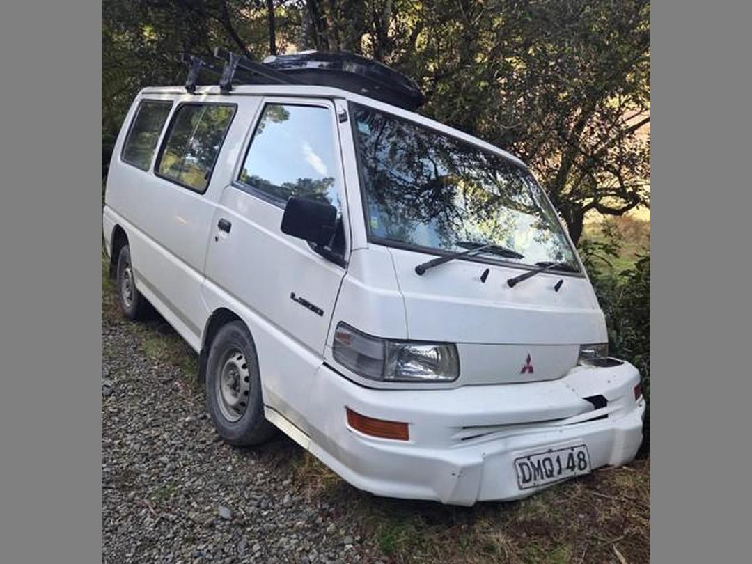 Photo '2' of Mitsubishi L300 SWB Photo '2' of Mitsubishi L300 SWB