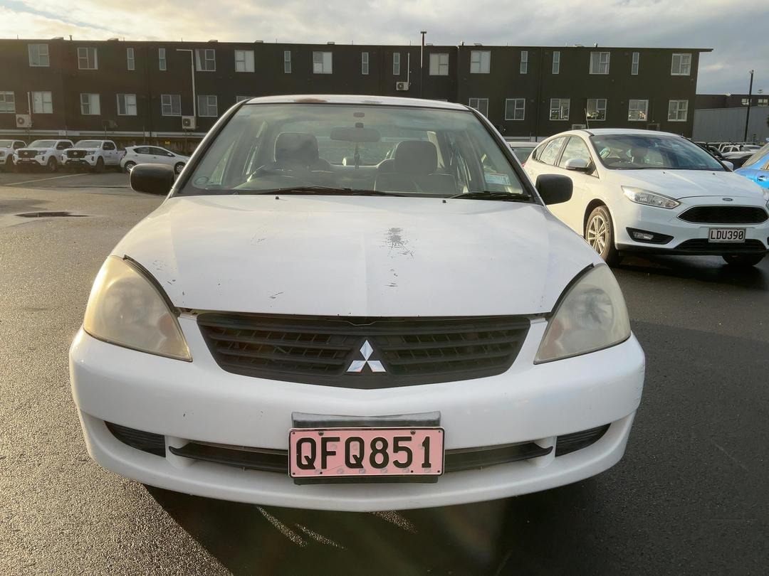 Photo '3' of Mitsubishi Lancer Photo '3' of Mitsubishi Lancer