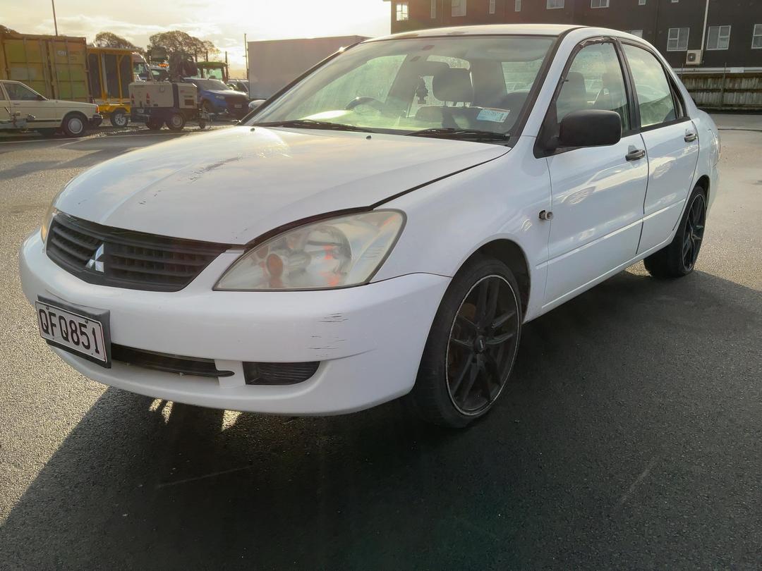 Photo '4' of Mitsubishi Lancer Photo '4' of Mitsubishi Lancer