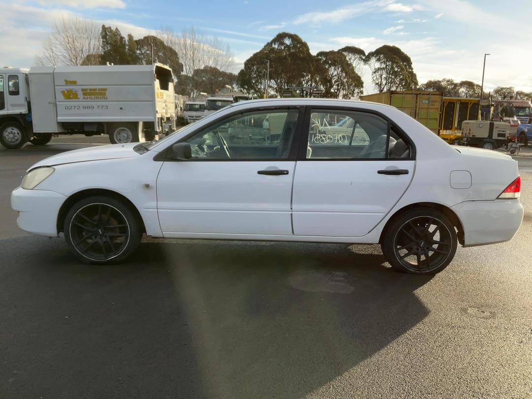 Photo '5' of Mitsubishi Lancer Photo '5' of Mitsubishi Lancer