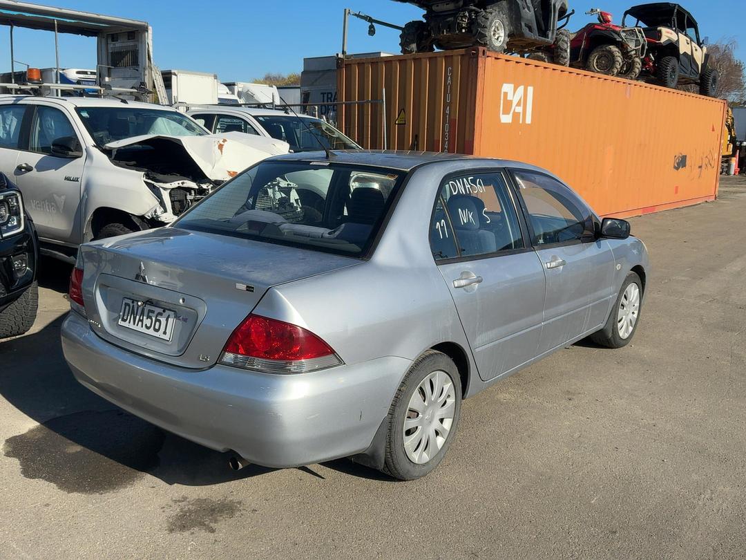 Photo '7' of Mitsubishi Lancer LS Photo '7' of Mitsubishi Lancer LS