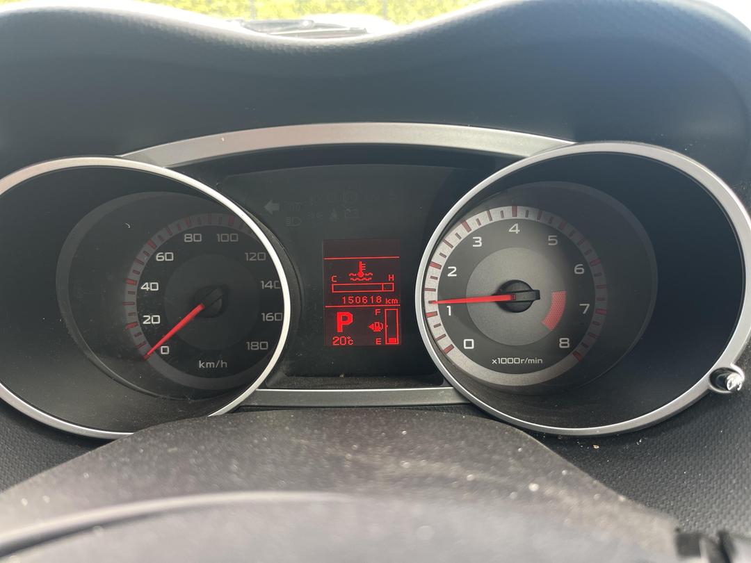 Photo '16' of Mitsubishi Outlander 2400