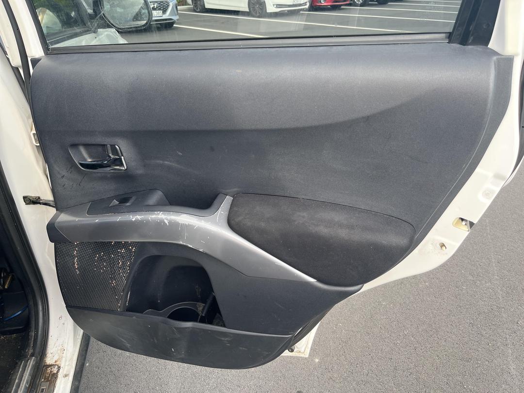 Photo '17' of Mitsubishi Outlander 2400