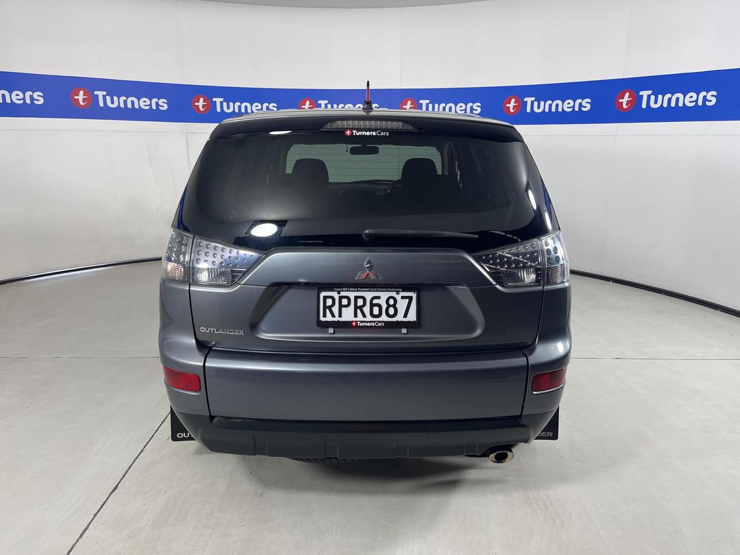 Photo '6' of Mitsubishi Outlander