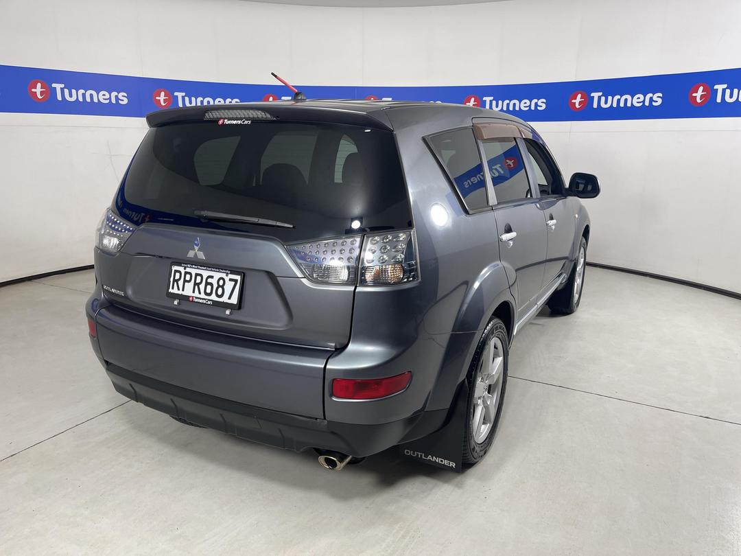 Photo '7' of Mitsubishi Outlander