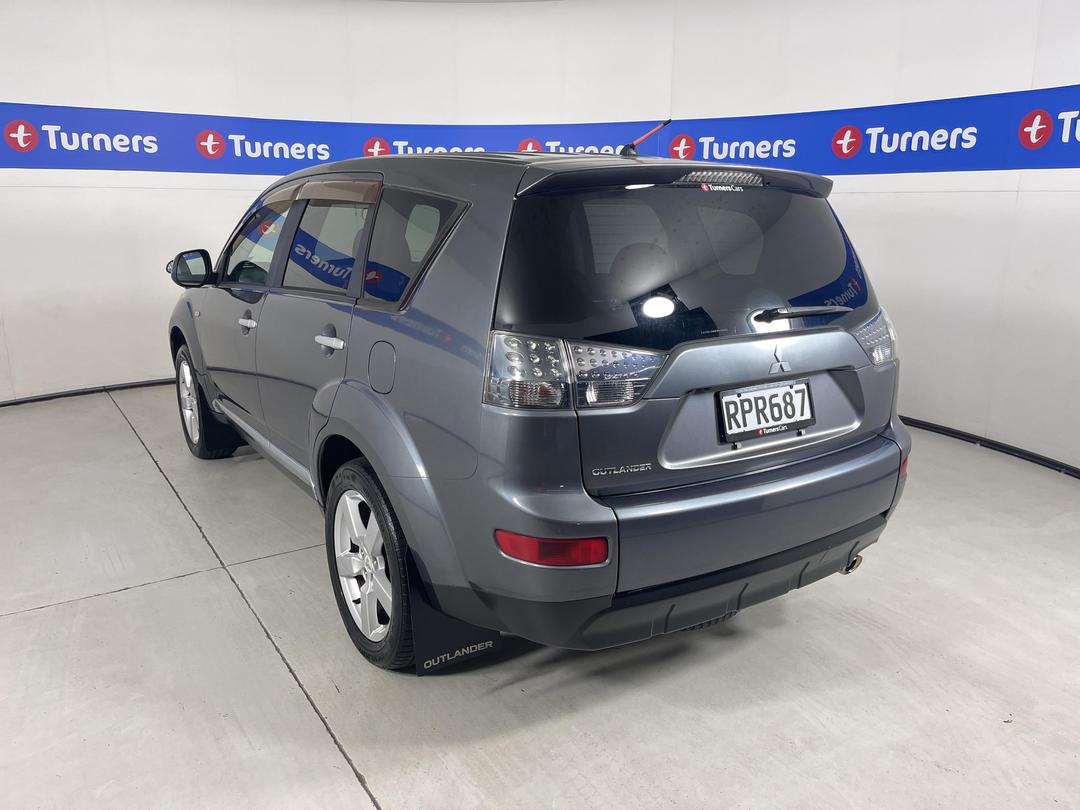 Photo '5' of Mitsubishi Outlander