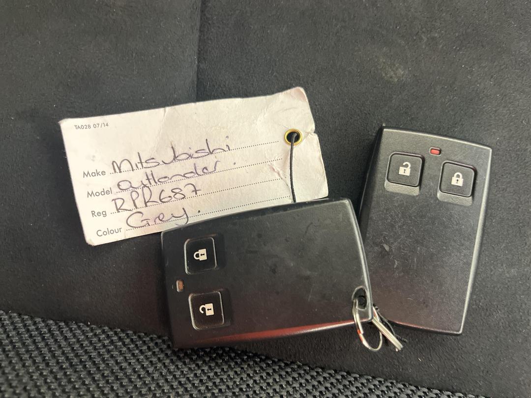 Photo '22' of Mitsubishi Outlander