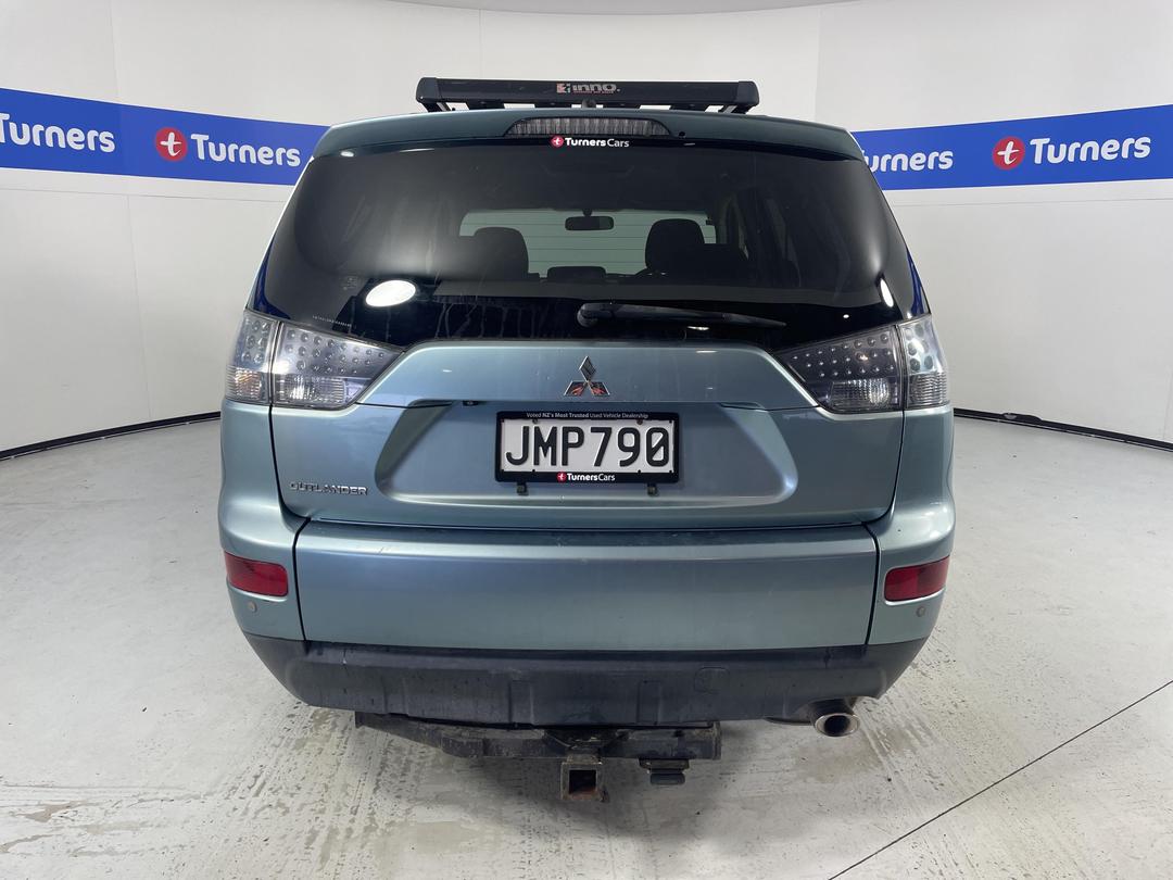 Photo '6' of Mitsubishi Outlander