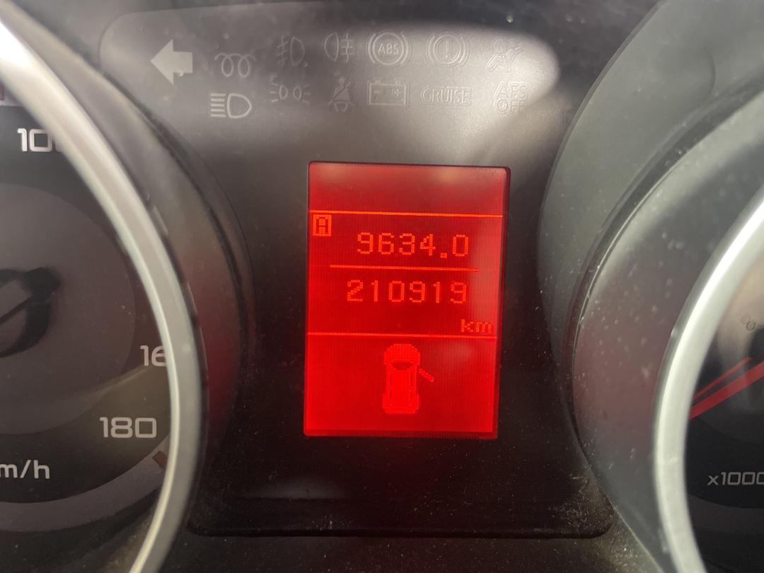 Photo '21' of Mitsubishi Outlander