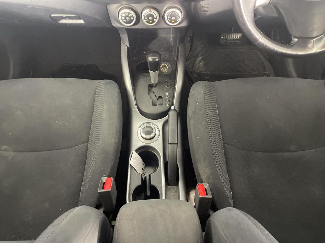 Photo '18' of Mitsubishi Outlander