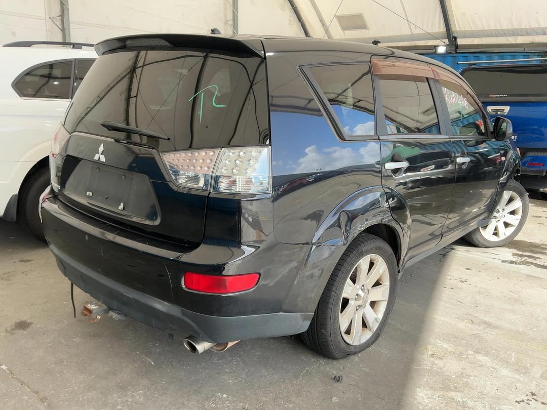 Photo '9' of Mitsubishi Outlander