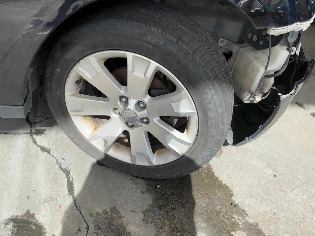 Photo '17' of Mitsubishi Outlander