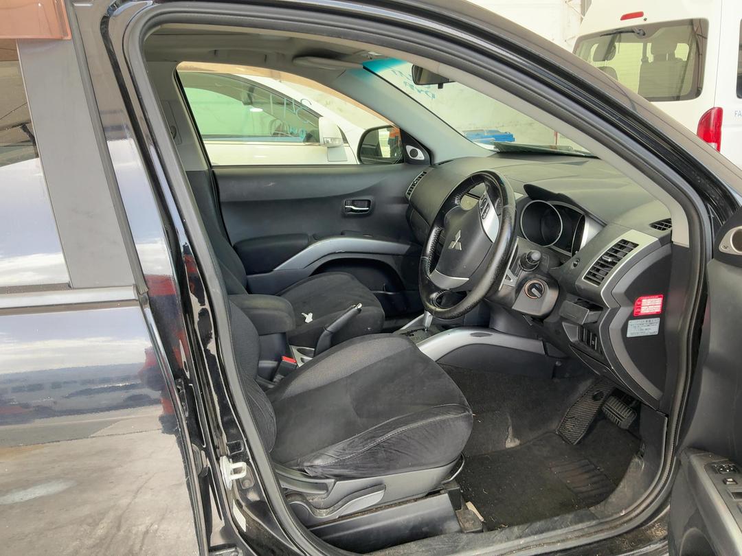 Photo '19' of Mitsubishi Outlander