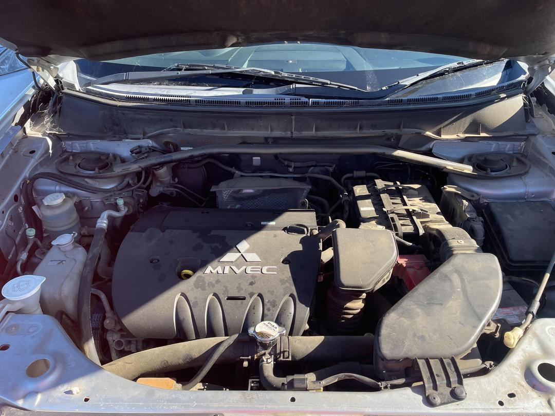 Photo '6' of Mitsubishi Outlander