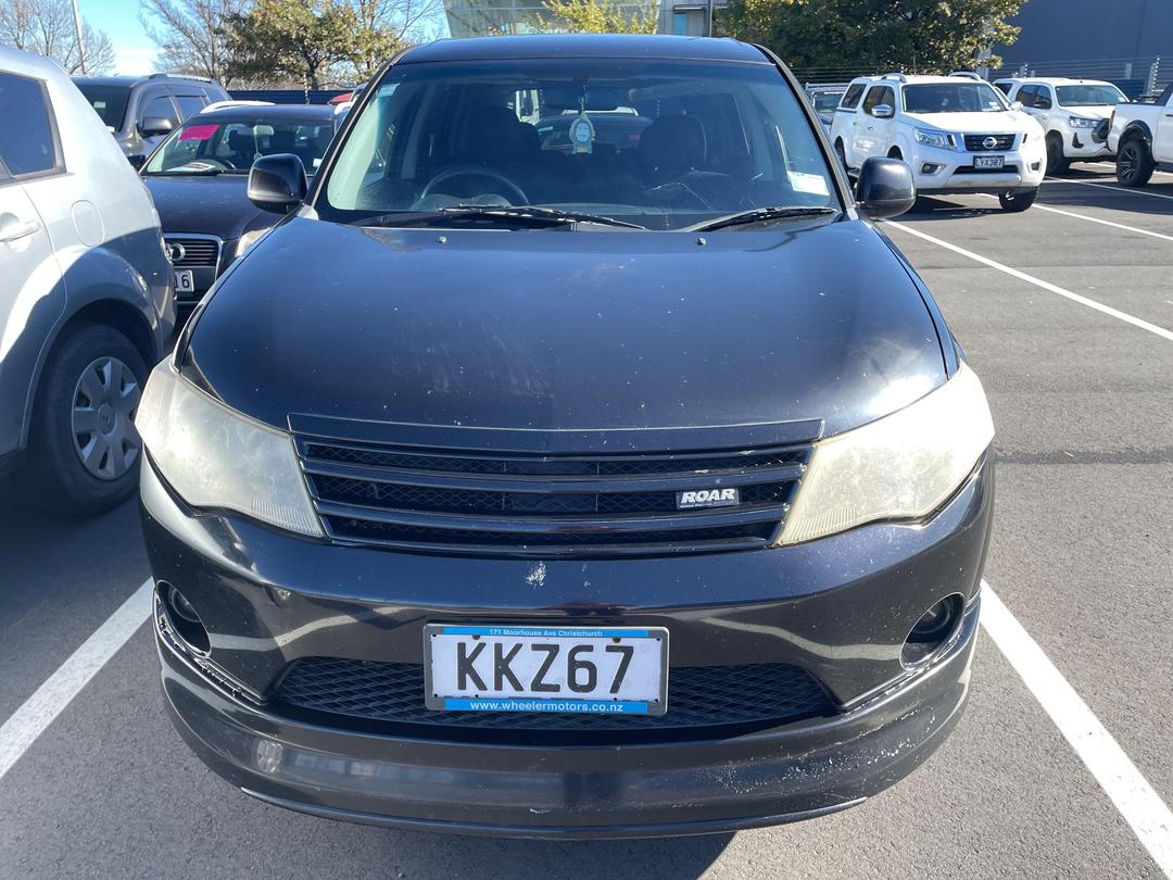 Photo '3' of Mitsubishi Outlander