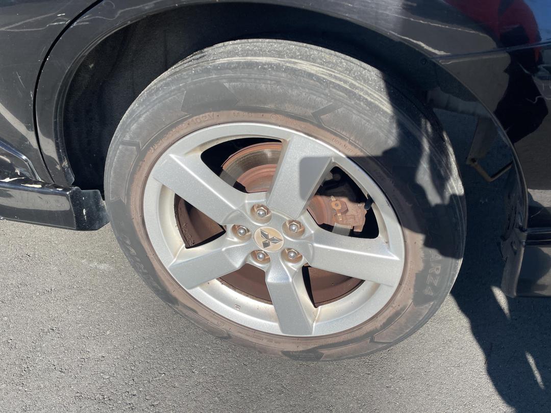 Photo '11' of Mitsubishi Outlander