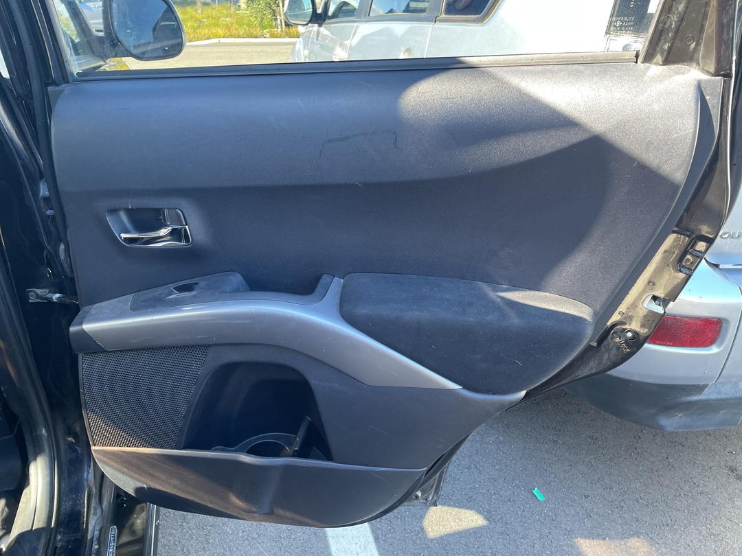 Photo '17' of Mitsubishi Outlander