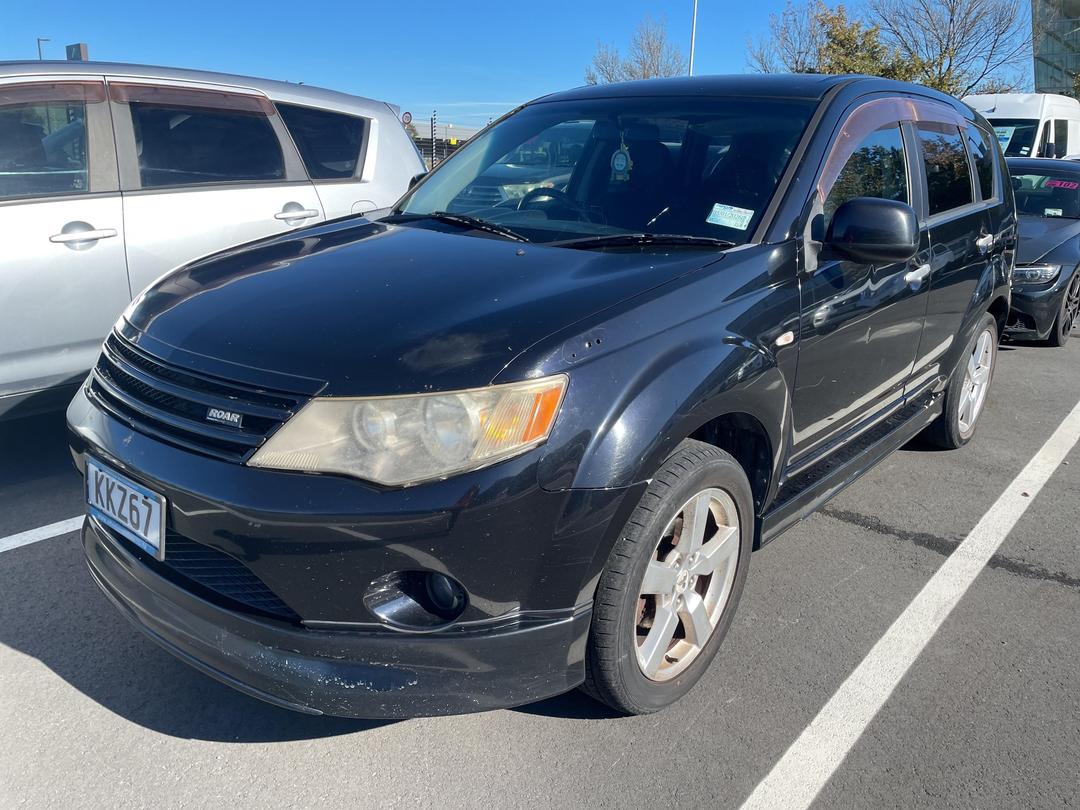 Photo '4' of Mitsubishi Outlander