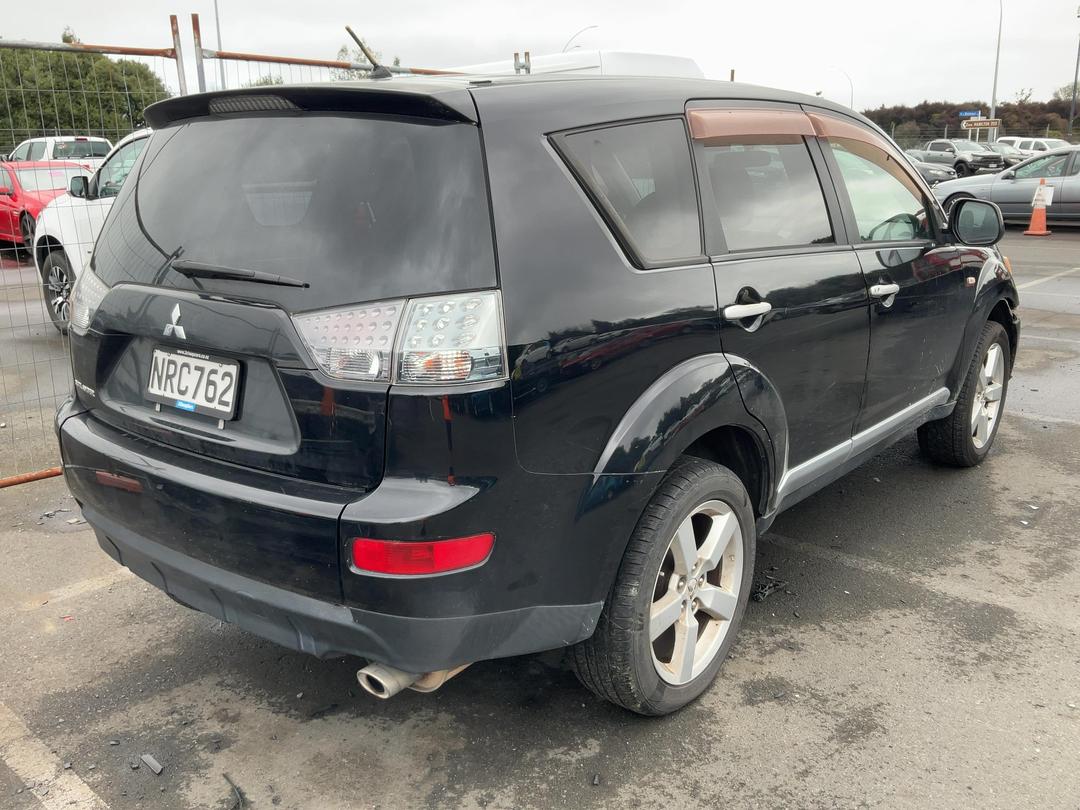 Photo '4' of Mitsubishi Outlander Photo '4' of Mitsubishi Outlander