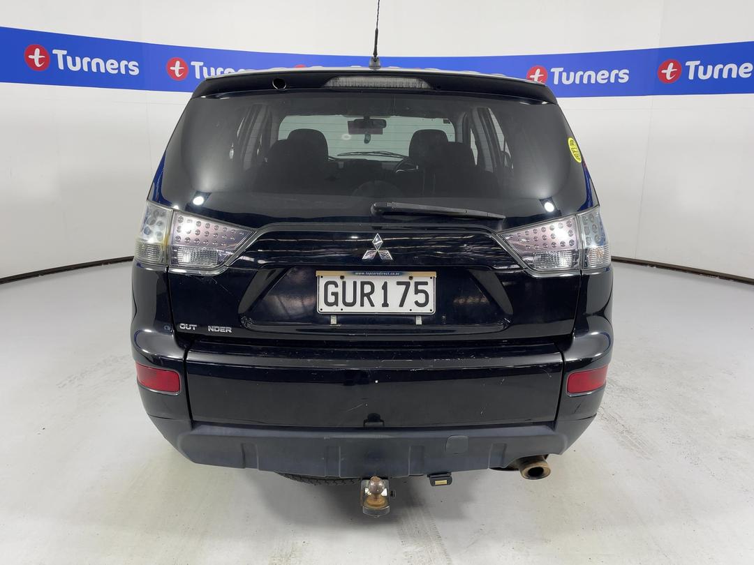 Photo '9' of Mitsubishi Outlander Photo '9' of Mitsubishi Outlander