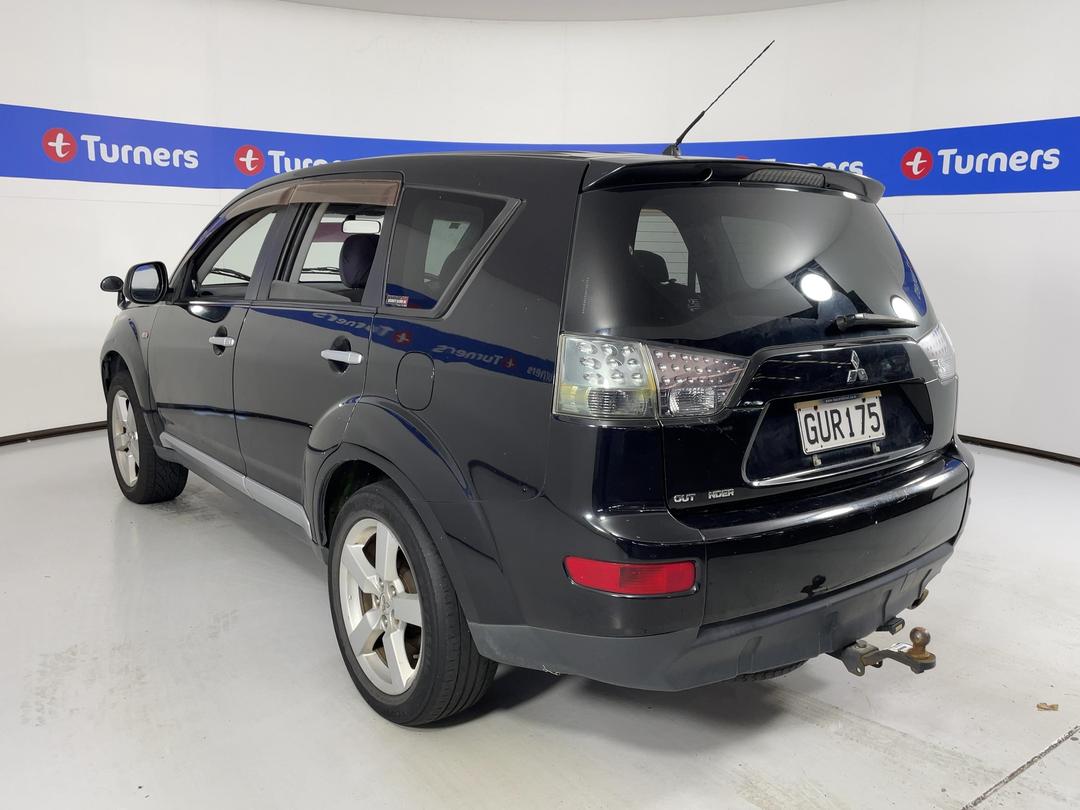 Photo '10' of Mitsubishi Outlander Photo '10' of Mitsubishi Outlander