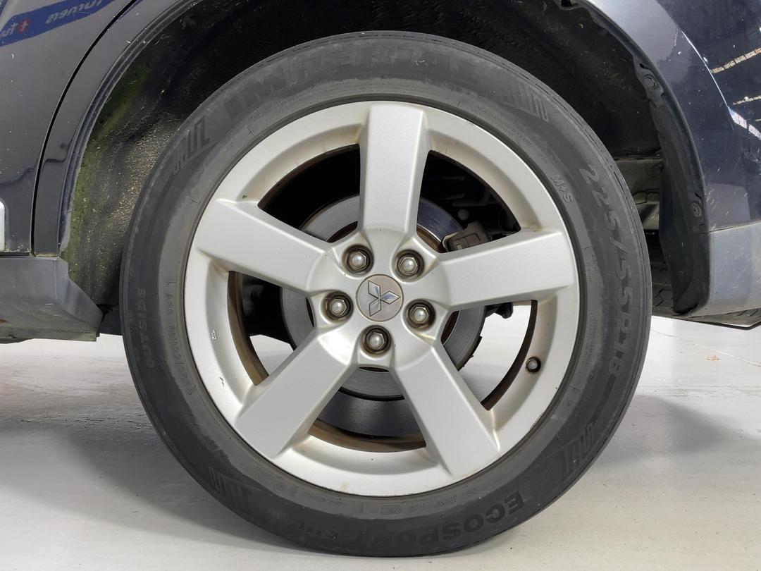 Photo '11' of Mitsubishi Outlander Photo '11' of Mitsubishi Outlander