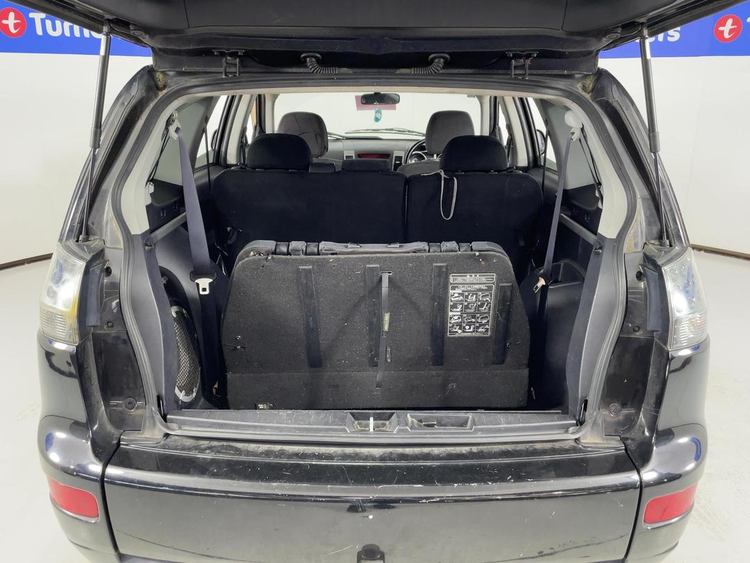 Photo '12' of Mitsubishi Outlander Photo '12' of Mitsubishi Outlander