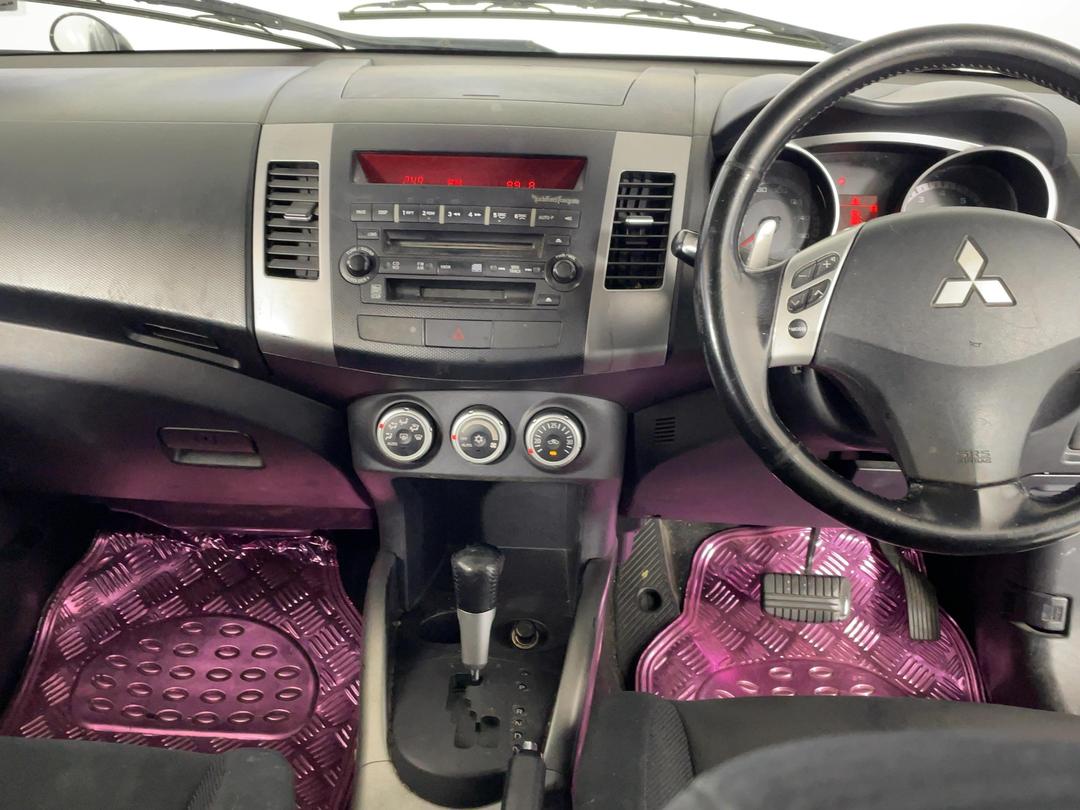 Photo '19' of Mitsubishi Outlander Photo '19' of Mitsubishi Outlander