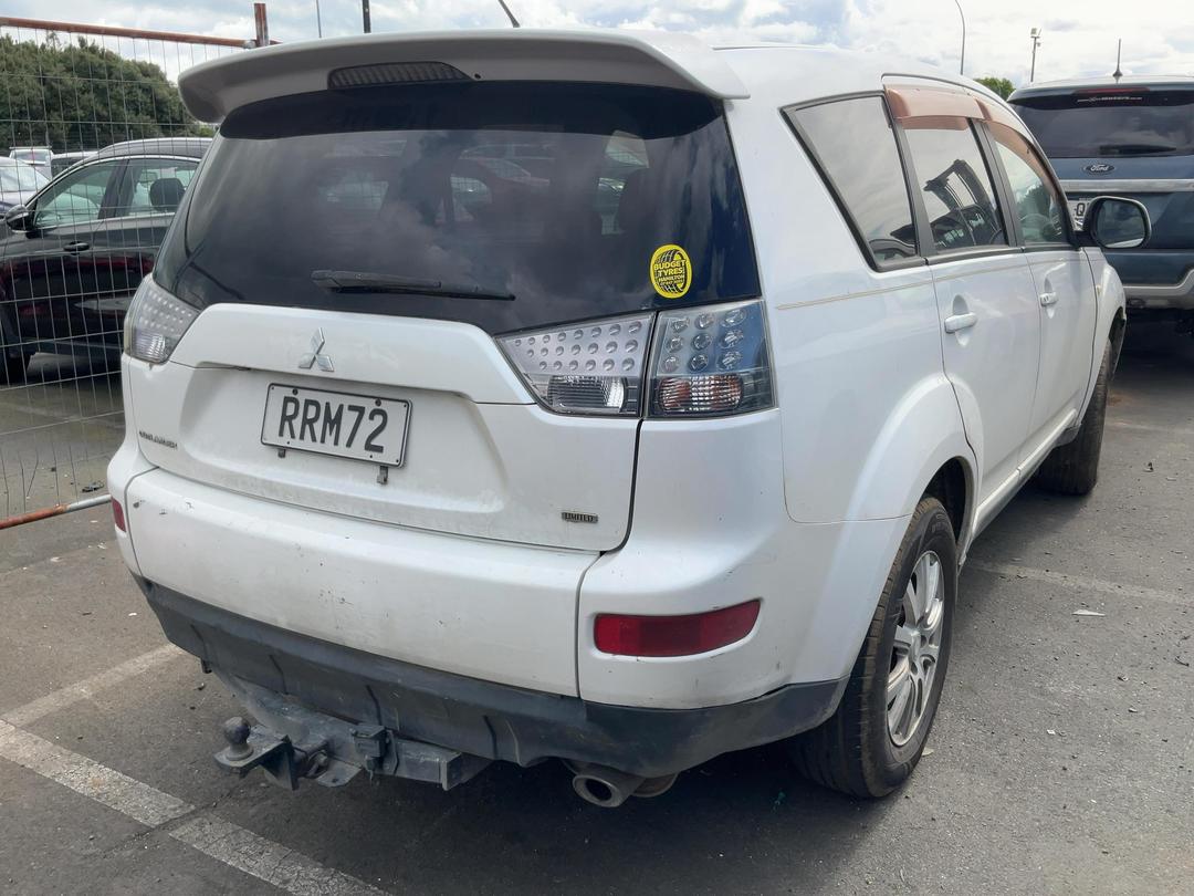Photo '4' of Mitsubishi Outlander Photo '4' of Mitsubishi Outlander