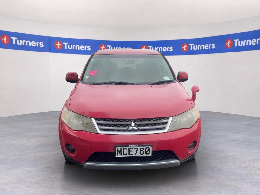Photo '2' of Mitsubishi Outlander Photo '2' of Mitsubishi Outlander