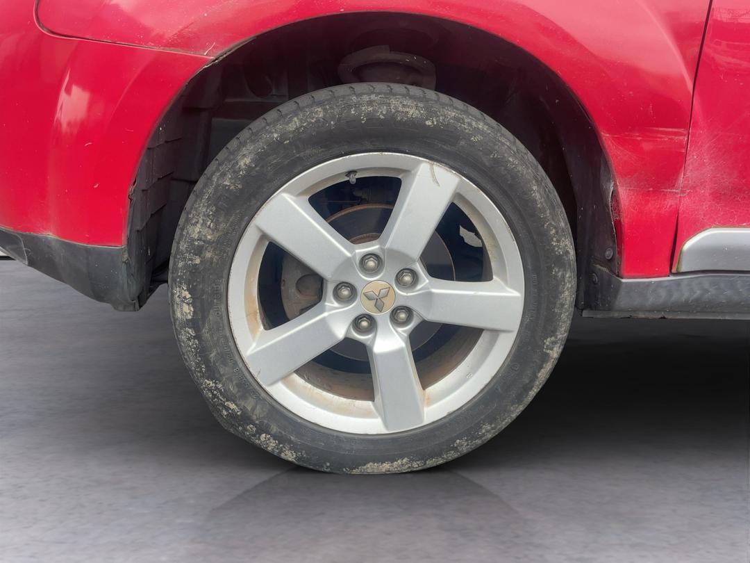 Photo '8' of Mitsubishi Outlander Photo '8' of Mitsubishi Outlander