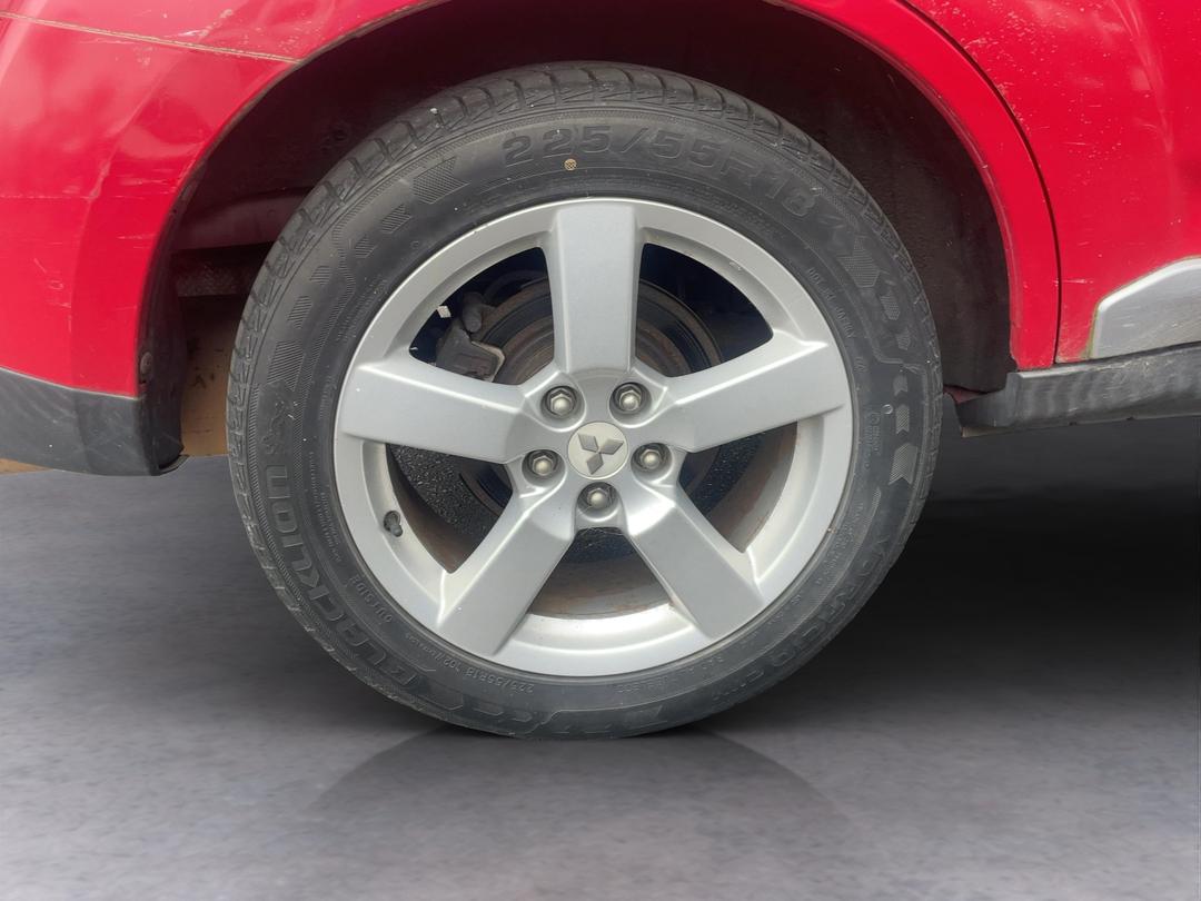 Photo '10' of Mitsubishi Outlander Photo '10' of Mitsubishi Outlander