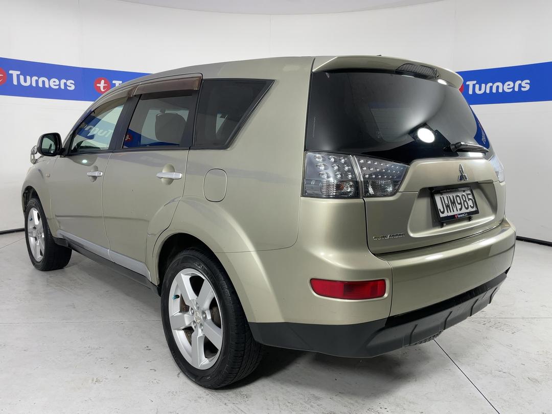 Photo '5' of Mitsubishi Outlander